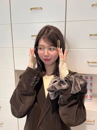 セミロング hair make BEHIVE ichibancho AVEDA所属・渡邉  日向子 ・レイヤー、縮毛矯正のヘアスタイル