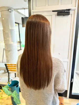 ロング カラー ツキダテ ユイのヘアスタイル