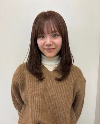 ミディアム 栗崎 菜弥のヘアスタイル