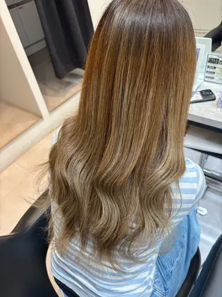 ロング 髪質改善特化美容師 久万祐人のヘアスタイル