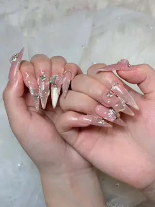 ネイル Eli Nails 新宿のネイルデザイン