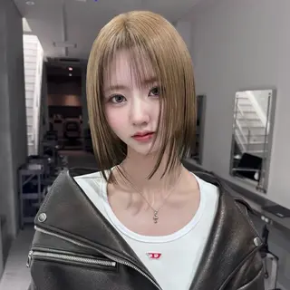 ショート カラー 𝐥𝐚𝐲𝐞𝐫 韓⛓️ ブリーチのヘアスタイル