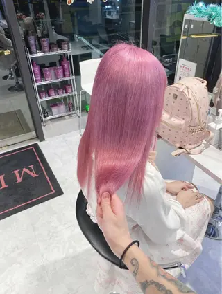 ロング カラー パーマ ヘアアレンジ メンズ キッズ ネイル マツエク・マツパ アイブロウ ハイトーン/ピンク 💗モモ໒꒱のヘアスタイル