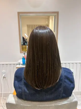 セミロング カラー 大川 夏実のヘアスタイル