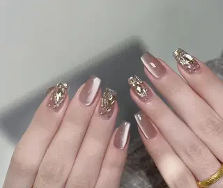 ネイル pink ladyサロン所属・べ にのネイルデザイン