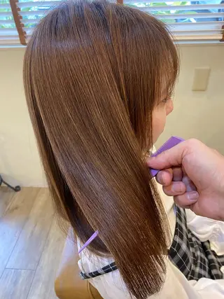 セミロング La shic所属・荒木洋一/髪質改善/ 酸性ストレートのヘアスタイル