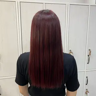 ロング カラー 小泉 果穂のヘアスタイル