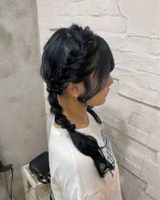 ロング カラー ヘアアレンジ 【ピンク/韓国ヘア/ ヘアセット】亜海のヘアスタイル