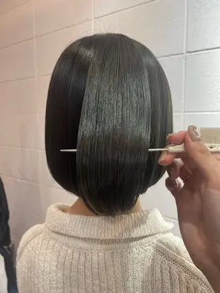 ショート カラー 小坂 真子のヘアスタイル