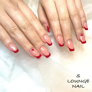 ネイル S LOUNGE NAIL所属・パーツたくさん🍓 SUMIのネイルデザイン