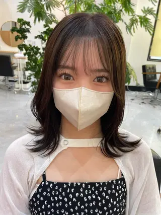 ミディアム カラー 高梨 菜々のヘアスタイル