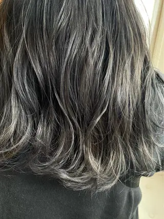 ロング カラー WADA SAKIのヘアスタイル