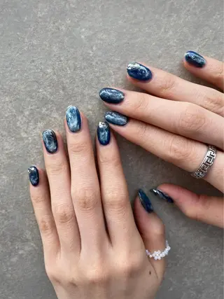 ネイル 透け感ベージュ /ミハルのヘアスタイル