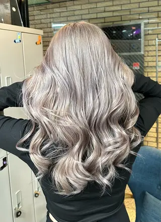 ロング カラー 難波ブリーチカラー 伊藤洋輝のヘアスタイル