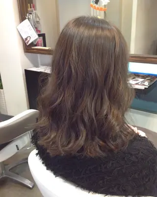 セミロング カラー 榎園 由美のヘアスタイル