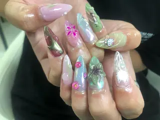 ネイル MARUCHU SAE👽のネイルデザイン