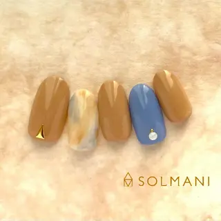 ネイル SOLMANI 予約担当のネイルデザイン