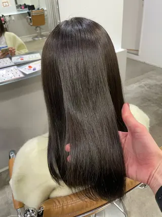 セミロング memories【メモリーズ】所属・🌐🪬髪質改善/ 透明感カラーのヘアスタイル