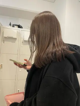 セミロング カラー 佐藤 永夏のヘアスタイル