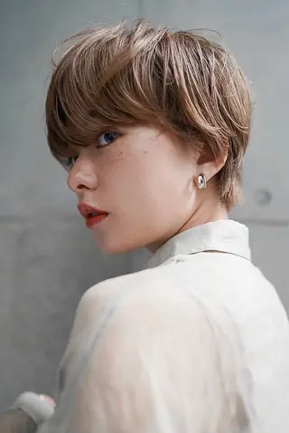 ショート カラー MISAKI🪐 💫のヘアスタイル