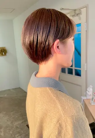 ショート カラー ヒナゴ トヨカズのヘアスタイル