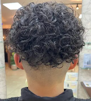 ショート パーマ メンズ SIKIBU  FUKUYAMA所属・熊谷 拓海のヘアスタイル