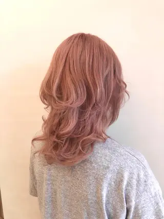 セミロング レイヤー・ブリーチ kiyotoshiのヘアスタイル