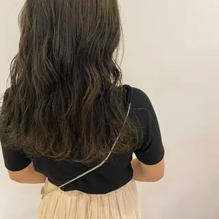 ロング カラー H梅田 / 811 堀本菜奈のヘアスタイル