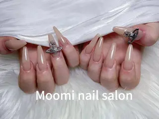 ミディアム Moomi nail salonのネイルデザイン