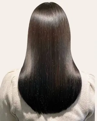 ロング 丸岡 成穂のヘアスタイル