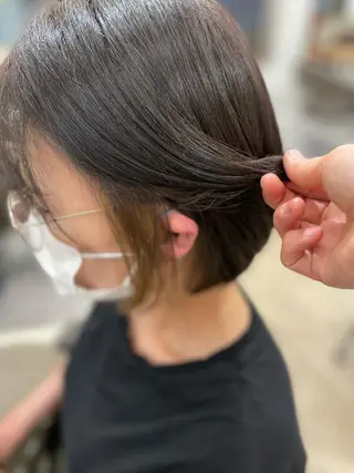 ミディアム no4ナチュラル戸祭所属・山越 美裕樹のヘアスタイル