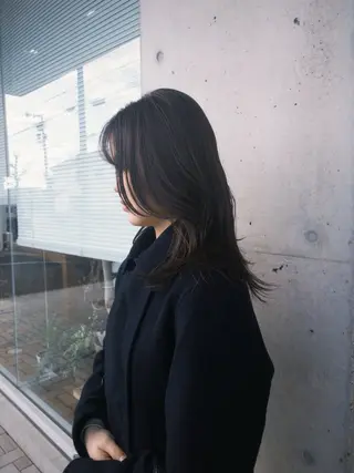 ミディアム カラー イヌイ フウコのヘアスタイル