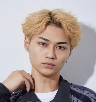 ショート カラー メンズショート 長谷野真吾のヘアスタイル