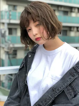 ショート カラー パーマ ヘアアレンジ 顔周りレイヤー/韓国 ブリーチminamiのヘアスタイル