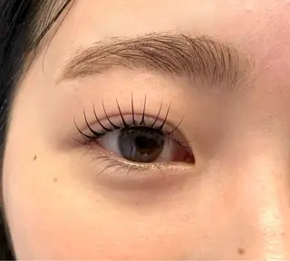 マツエク・マツパ 坂口 月陽のヘアスタイル