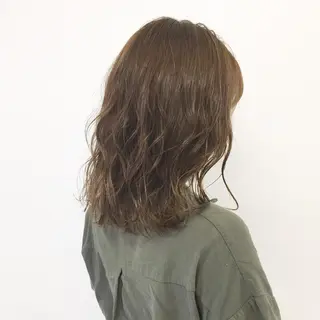 ミディアム カラー 色白に見える暗髪 梅田・増田のヘアスタイル