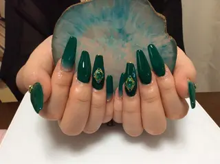 ネイル フラワー ムーンのネイルデザイン