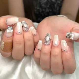 ネイル shine'an fuka🌿🫧のネイルデザイン