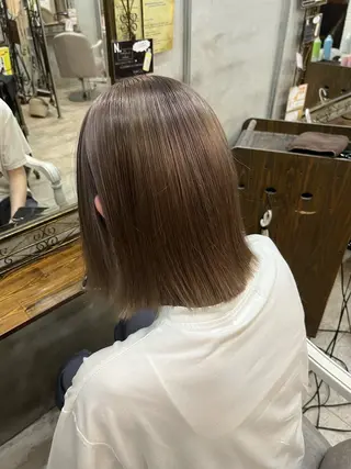 ミディアム 艶髪/ハイトーン/ ヘアセット/モエノのヘアスタイル