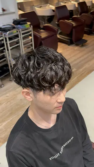 パーマ メンズ fifth原宿 宮部蓮のヘアスタイル