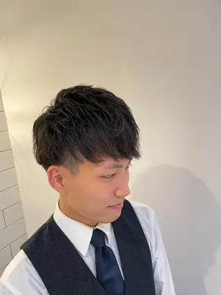 ショート QUONHEAL(クオンヒール)所属・重名 陸のヘアスタイル