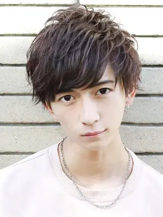 ショート 新宿メンズパーマ メンズバレイヤージュのヘアスタイル