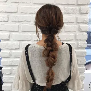 ロング ヘアアレンジ 【暖色カラー特化】 中山由梨のヘアスタイル