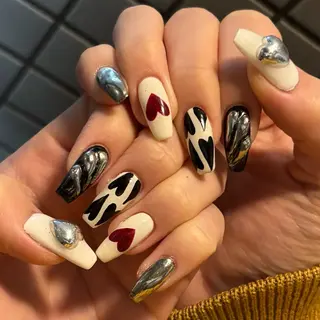 ネイル 🪐富島彩夏 /海外nail🪐のネイルデザイン