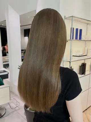ロング stair:case 武蔵小杉店所属・艶カラーリスト 牛込萌香のヘアスタイル