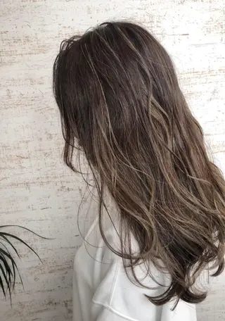 ロング カラー ケアブリーチ /髪質 改善/古橋圭史郎のヘアスタイル