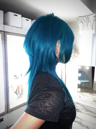 セミロング AIRA/ブリーチ ‪/透明感カラーのヘアスタイル