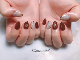 ネイル 市川 麻衣子のネイルデザイン