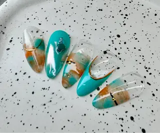 ネイル AngelChris ビューティーサロンのネイルデザイン