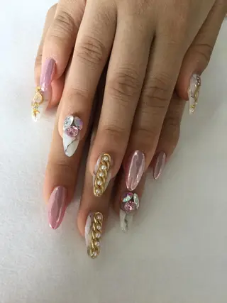 ネイル 💎🐰 saki. m 🐰💎のネイルデザイン